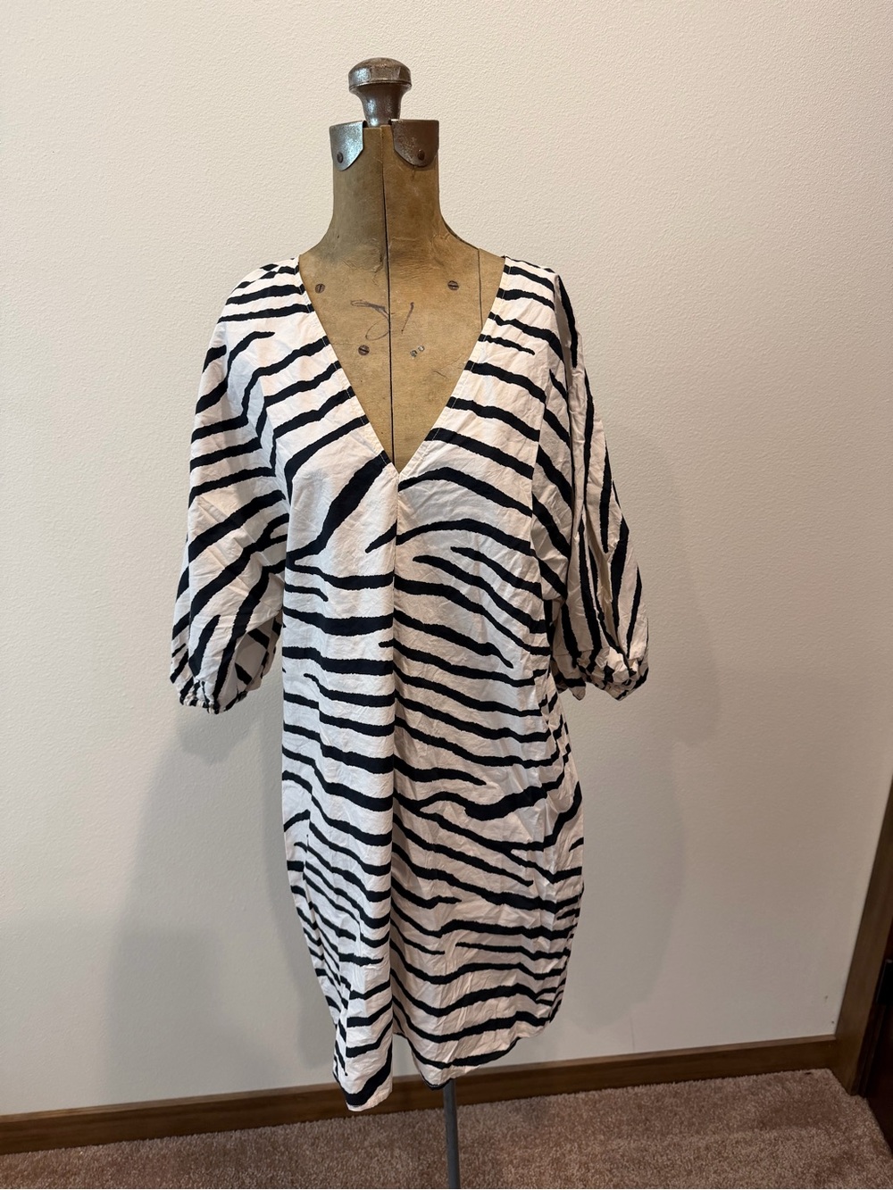 H&M Black & White Zebra-Print V-Neck Swim Coverup